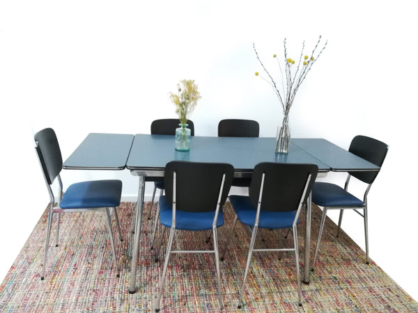 Ensemble table et 6 chaises vintage "Un canard dans les Marolles"